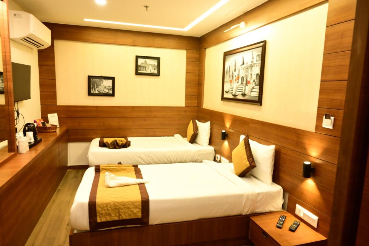 Hotel Silkhouse Premier Danapur ภายนอก รูปภาพ