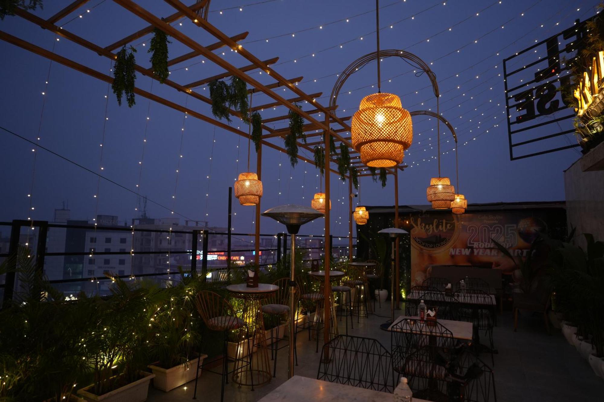 Hotel Silkhouse Premier Danapur ภายนอก รูปภาพ