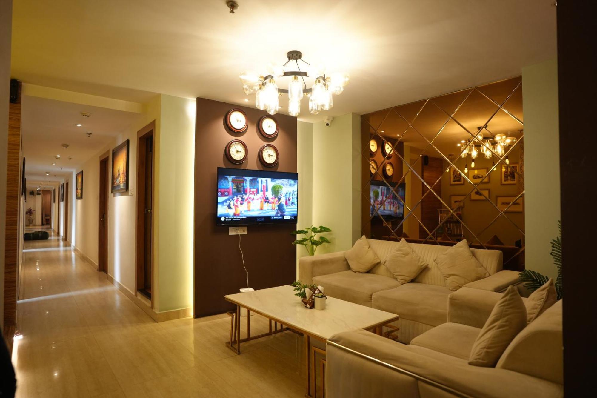 Hotel Silkhouse Premier Danapur ภายนอก รูปภาพ