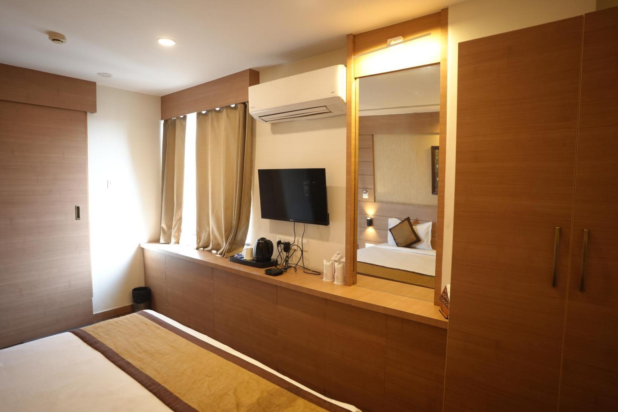 Hotel Silkhouse Premier Danapur ภายนอก รูปภาพ
