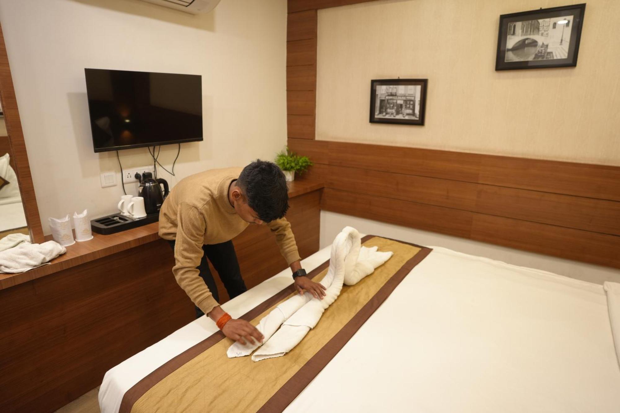 Hotel Silkhouse Premier Danapur ภายนอก รูปภาพ