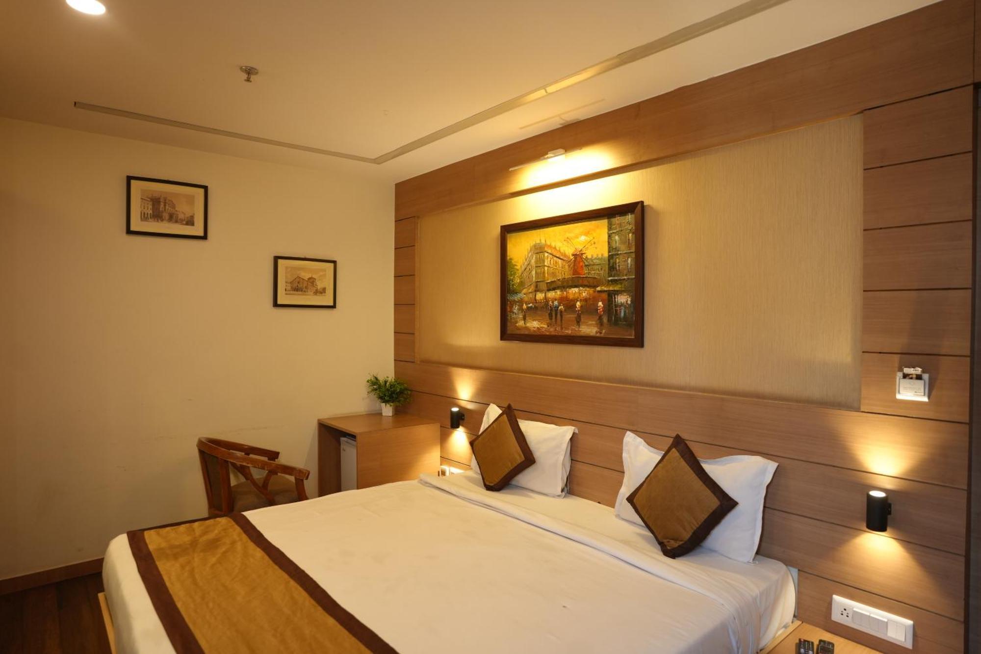 Hotel Silkhouse Premier Danapur ภายนอก รูปภาพ