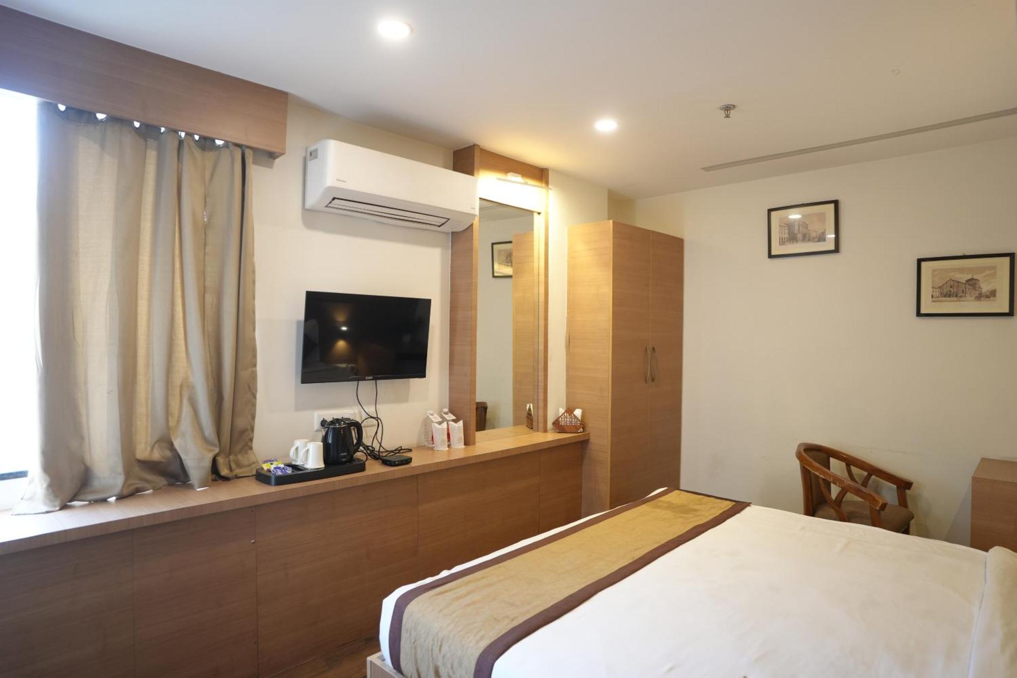 Hotel Silkhouse Premier Danapur ภายนอก รูปภาพ