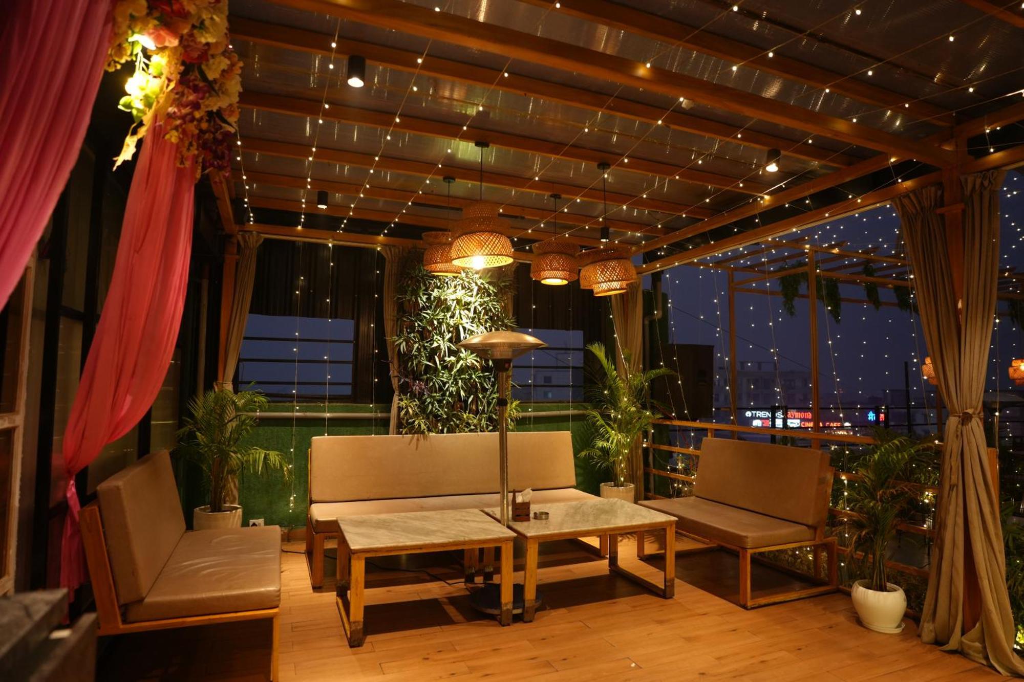 Hotel Silkhouse Premier Danapur ภายนอก รูปภาพ