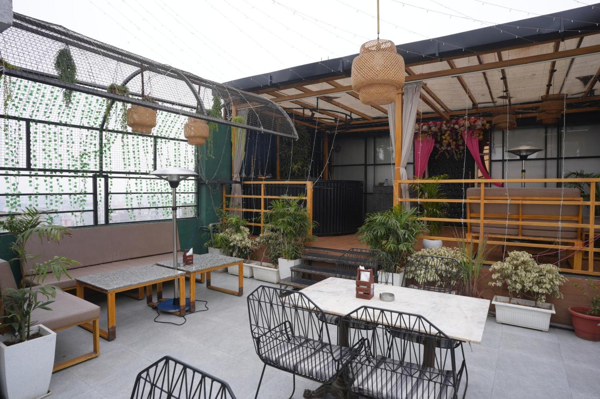 Hotel Silkhouse Premier Danapur ภายนอก รูปภาพ