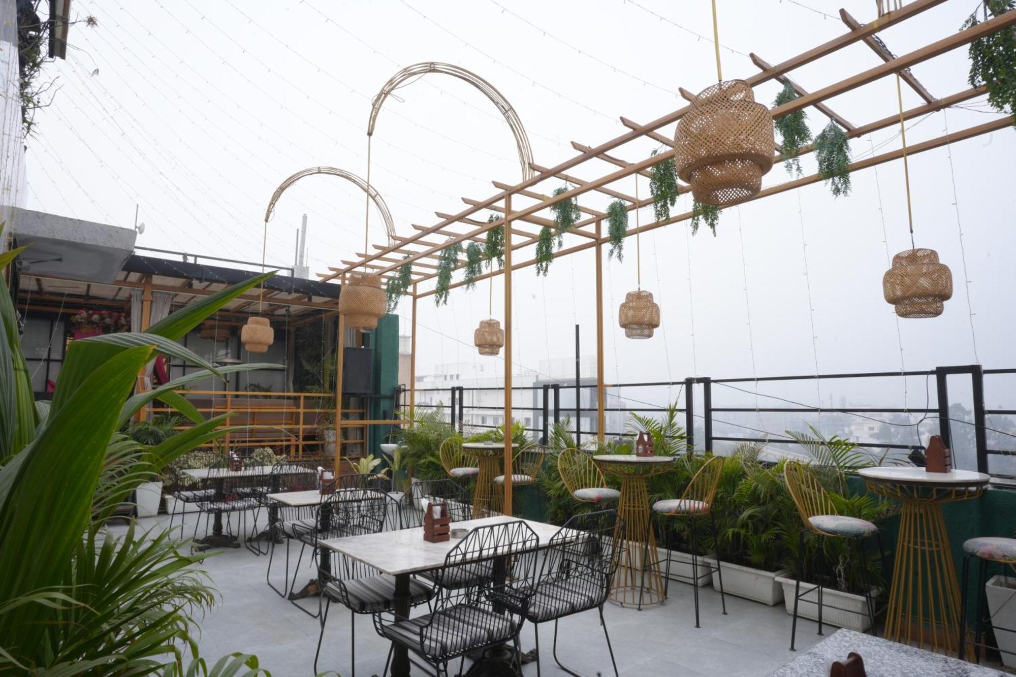 Hotel Silkhouse Premier Danapur ภายนอก รูปภาพ